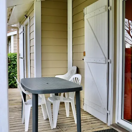 Chalet Mauzac- Piscine- Domaine Paisible
